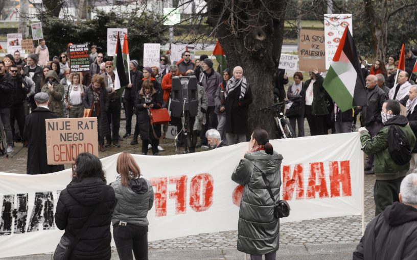 Prosvjed ispred izraelske ambasade